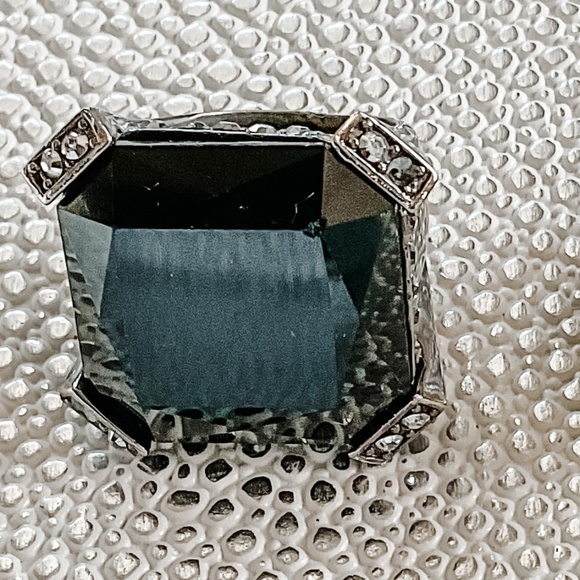 JUDITH LEIBER | Crystal Christo Cocktail Ring | Obsidian & Gunmetal | size 7 - Picture 5 of 14